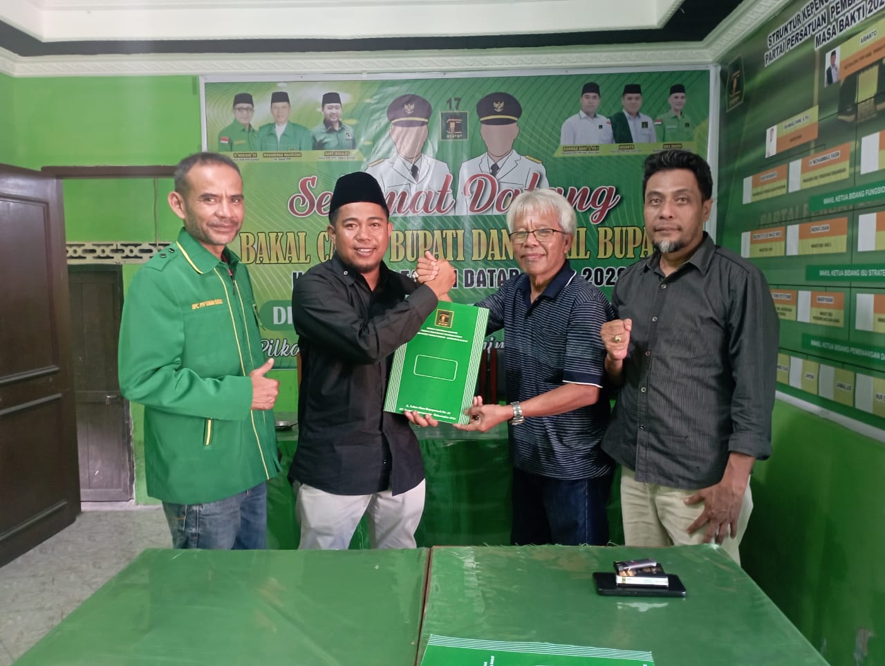 Wakili H. Suherman, Yundri Tanjung dan Khairul Azwar kembalikan formulir pendaftaran ke DPC PPP Tanahdatar.