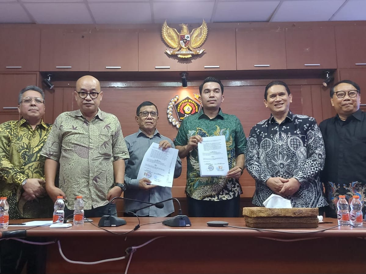 Penandatanganan Memorandum of Understanding (MoU) PWI dengan PT Bataro Persada Indonesia, di Sekretariat PWI Pusat, Kebon Sirih, Jakarta Pusat, Rabu, 4 September. Foto dok pwi.