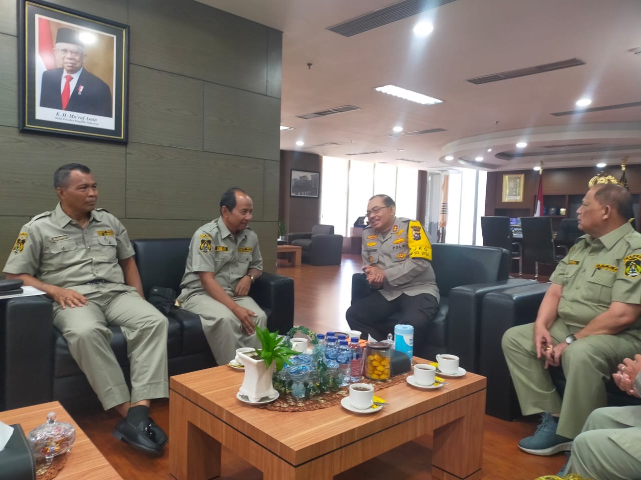 Para Pengurus PD KBPP Polri Sumbar bersama Kapolda Sumbar Irjen Pol Suharyono. Foto eye.