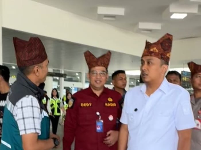 Wagub Sumbar, Vasko Ruseimy, memantau kondisi BIM dalam implementasi keminangkabauan. Foto Adpsb.