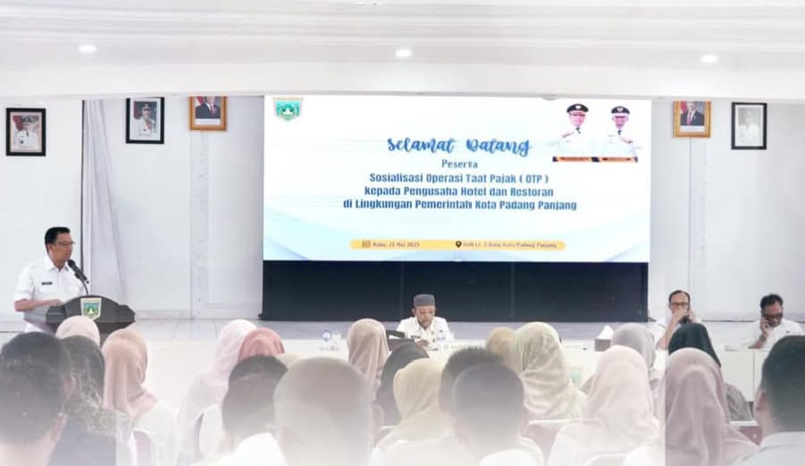 Setdako Sonny Budaya Putra, saat berikan sambutan disosialisasi OTP, Rabu (21/5/2025) di ruang VIP lantai 3 Balai Kota setempat
