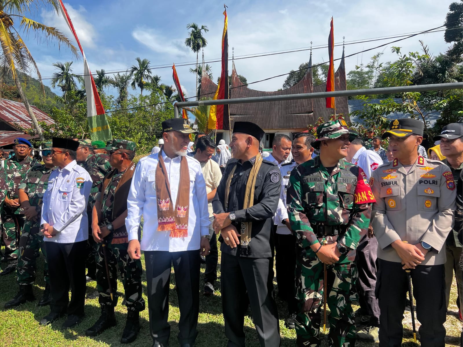 Gubernur Sumbar Mahyeldi menutup TMMD Ke-124 Kodim 0306/50 Kota yang berlangsung di Nagari Harau, Kabupaten Limapuluh Kota, Rabu (4/6/2025). Foto Adpsb.