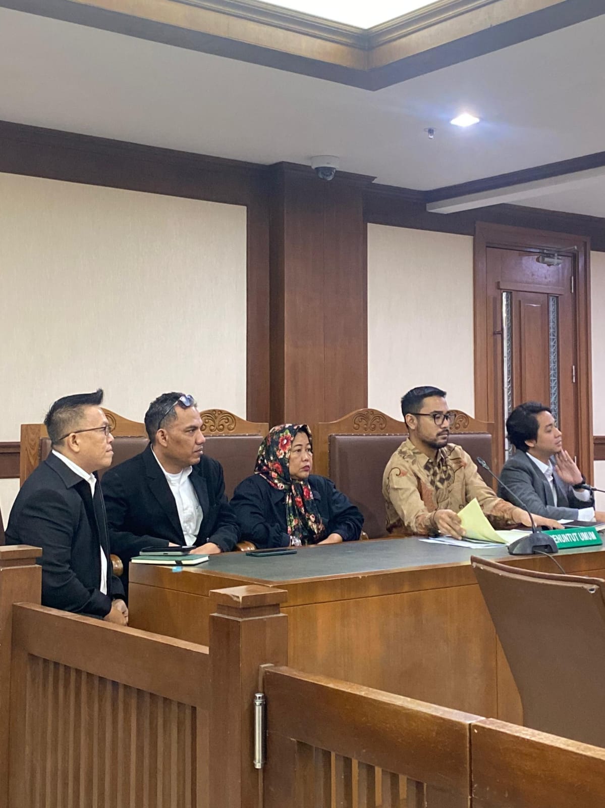 Tim kuasa hukum PWI, antara lain Muhamad Faris, SH; Faisal Nurrizal, SH; Ainunnisa, SH dan Umi Sjarifah, SH. Foto ist.