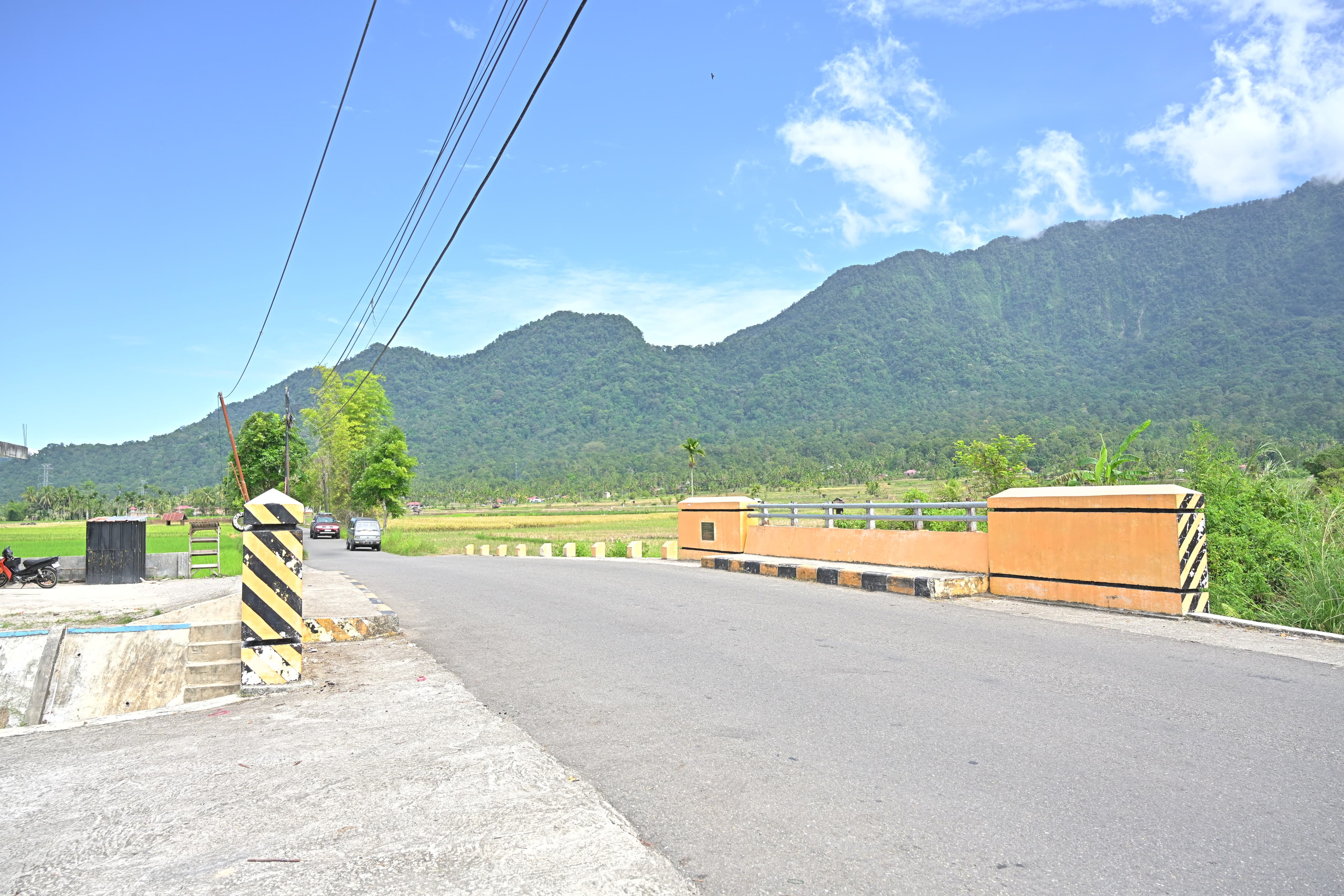 Jembatan Kurambik yang menghubungkan Jalan Provinsi Manggopoh–Padang Lua, telah rampung dinikmati masyarakat Agam. Foto Adpsb.