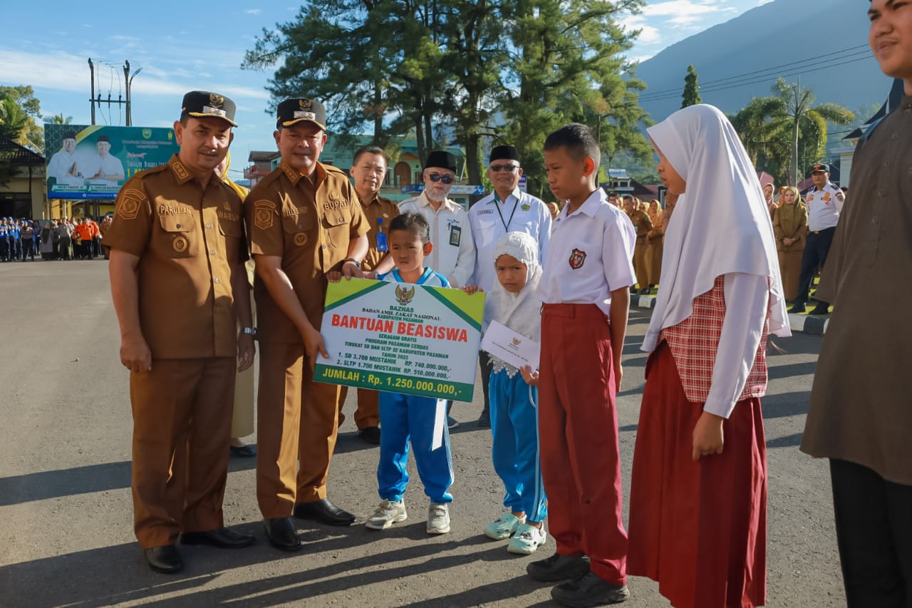 Bupati Pasaman, Welly Suhery bersama Wabup Parulian Dalimunthe