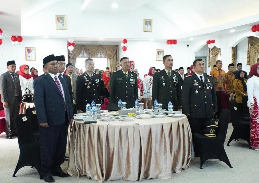 Wako Hendri bersama Fokompinda, saat ikut upacara HUT Ke 80 RI, dipendopo Rudin Wako.