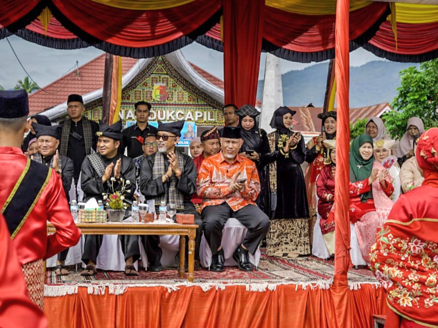 Gubernur Sumbar Mahyeldi, mengapresiasi pemko Solok yang menggelar RSBG 2025. Foto Adpsb. 