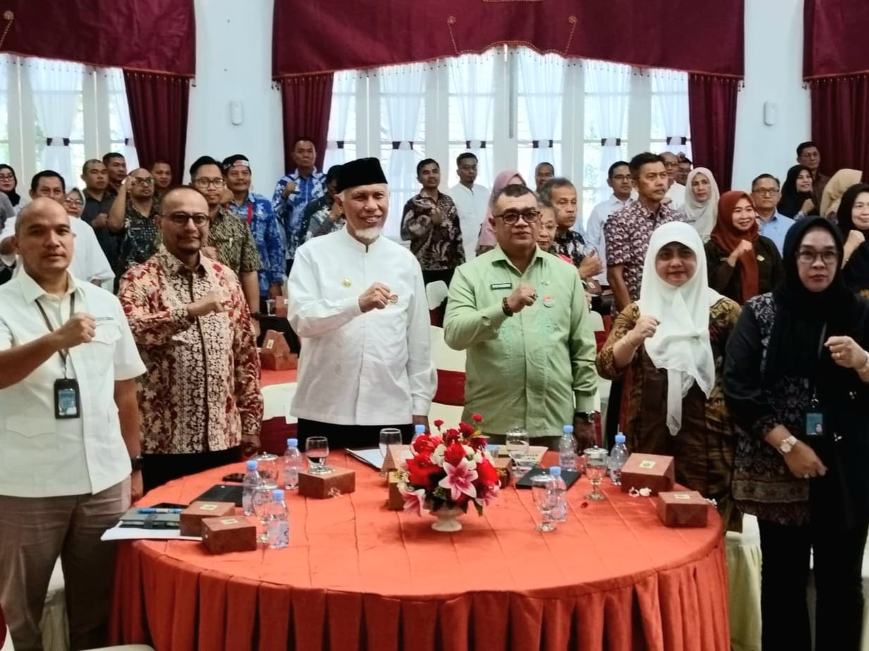 Rapat Evaluasi Program dan Kegiatan Pembangunan Perumahan di Provinsi Sumatera Barat yang diselenggarakan di Auditorium Gubernuran, Jumat (25/9/2025) di Padang. Foto Adpsb. 