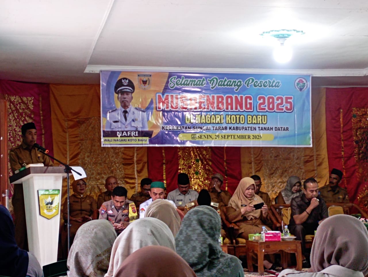 Wali Nagari Nafri buka Musrenbang Nagari Koto Baru, Kecamatan Sungai Tarab. 