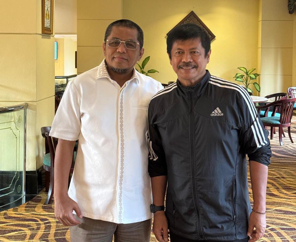 H. Arisal  Aziz bersama Indra Sjafri