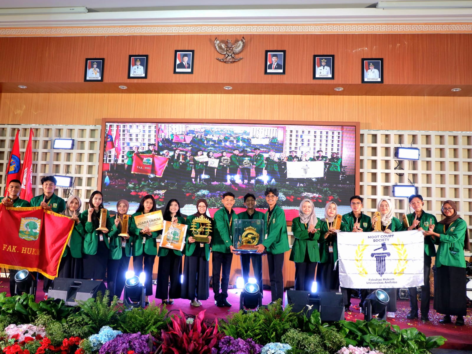 Fakultas Hukum Unand merebut gelar Umum dalam National Moot Court Competition (NMCC) Anti Human Trafficking Piala Prof. Hilman Hadikusuma IV/2025. Foto Rara.