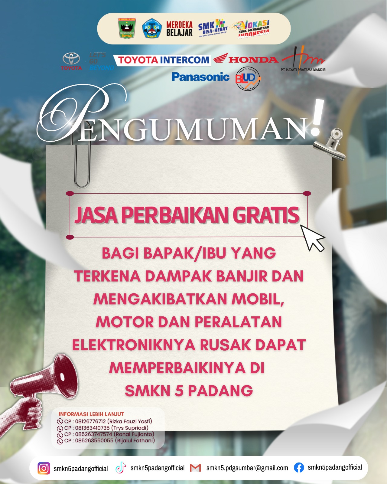 Brosur pelayanan kendaraan di SMKN5 Padang. Foto Adpsb. 