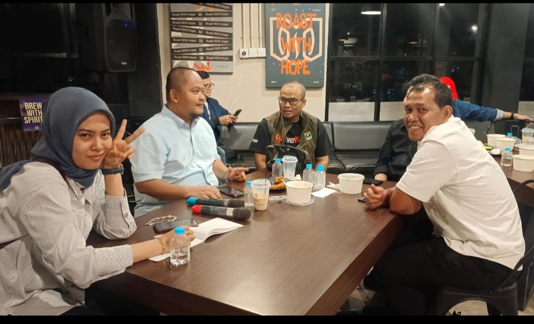 Panitia Sayembara Desain Logo dan Maskot Pekan Olahraga Provinsi (Porprov) XVI Sumbar 2026 rapat perpanjangan pengiriman karya dari 10 Desember menjadi 13 Desember. (Foto Johannes B.S. Pasaribu/ KONI Sumbar)