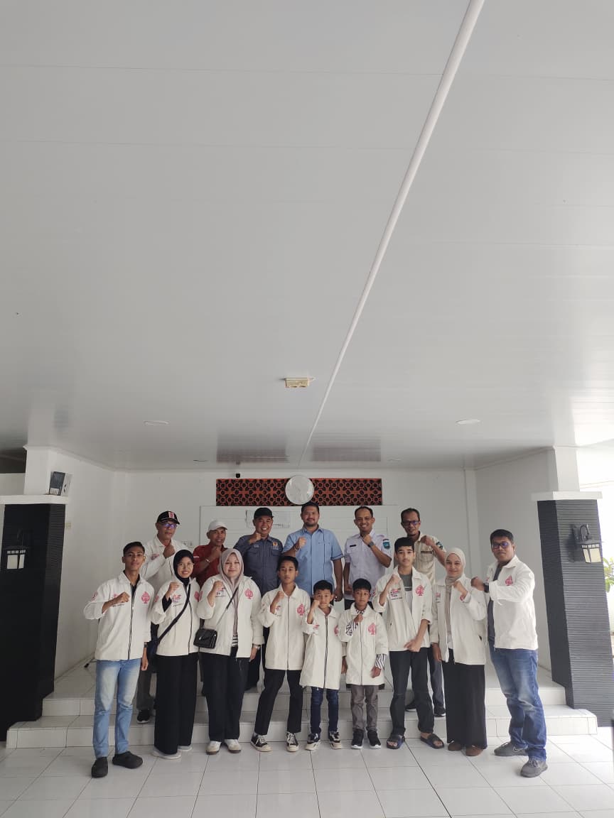 Delapan atlet Bridge Kota Sawahlunto Wakil Wali Kota Sawahlunto, Jeffry Hibatullah, untuk mengikuti Grand Final Liga Bridge Siswa/Mahasiswa Nasional (LBSN) 2025 yang digelar di Bogor, Rabu