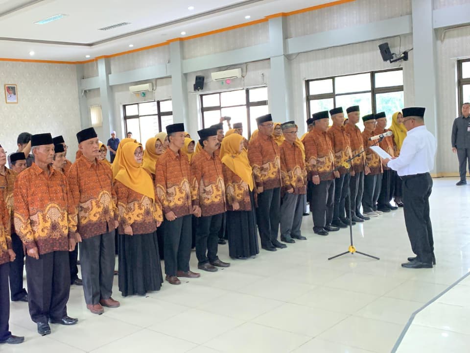 Pengurus PWRI Kabupaten Pasaman, dilantik Bupati Pasaman Welly Suhery di Aula Kantor Bupati, Jumat (19/12/2025). Foto ist.