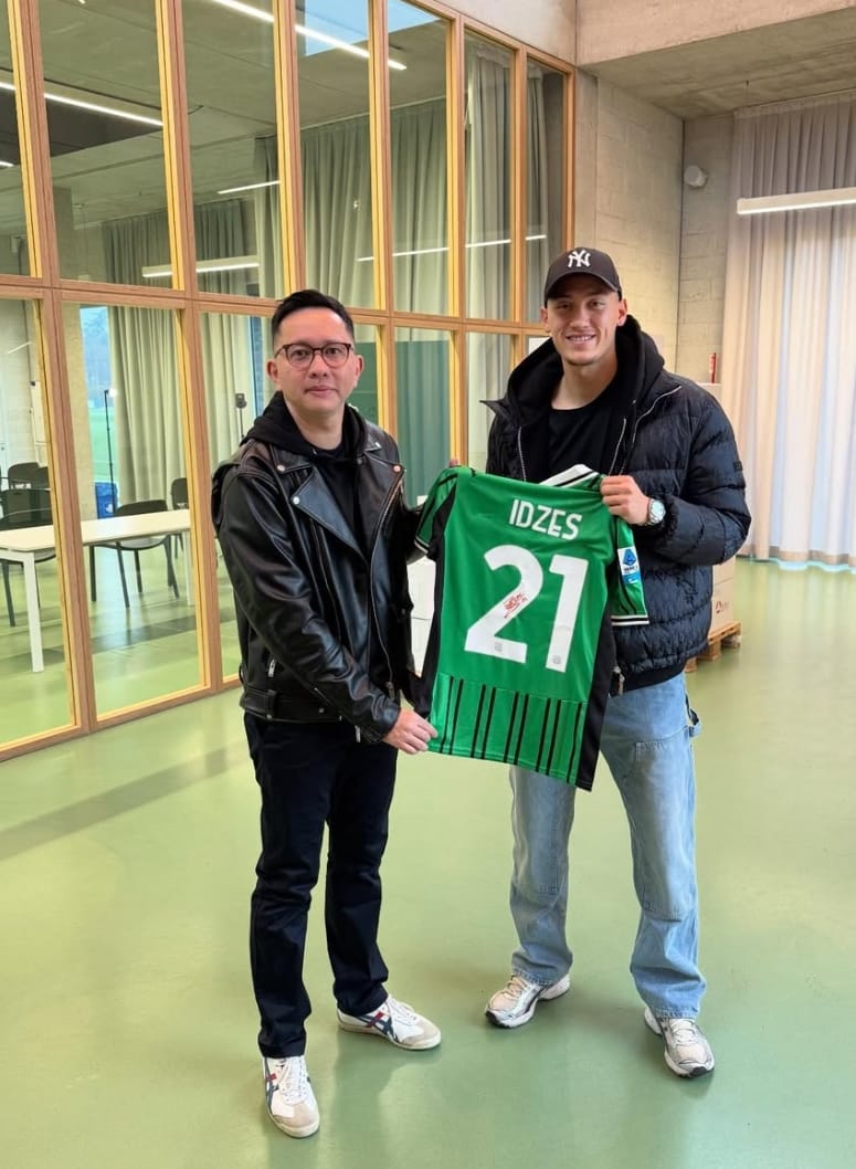 Donasi Untuk Banjir Sumatera, Raffi Ahmad Menangkan Lelang Jersey Jay Idzes 