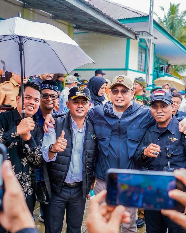 Andre Rosiade Saat Meresmikan Jembatan Bailley Di Kabupaten Solok (Foto: Instagram Andre Rosiade)