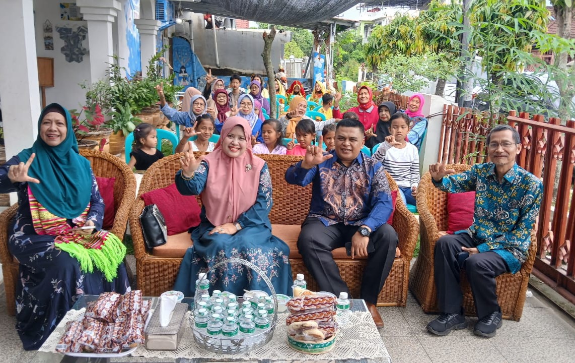Perayaan Tujuh Tahun Rumah Baca Teras Talenta di jalan Cinduamato No.13 Lapai Padang, Minggu (28/12/2025). Foto ist.