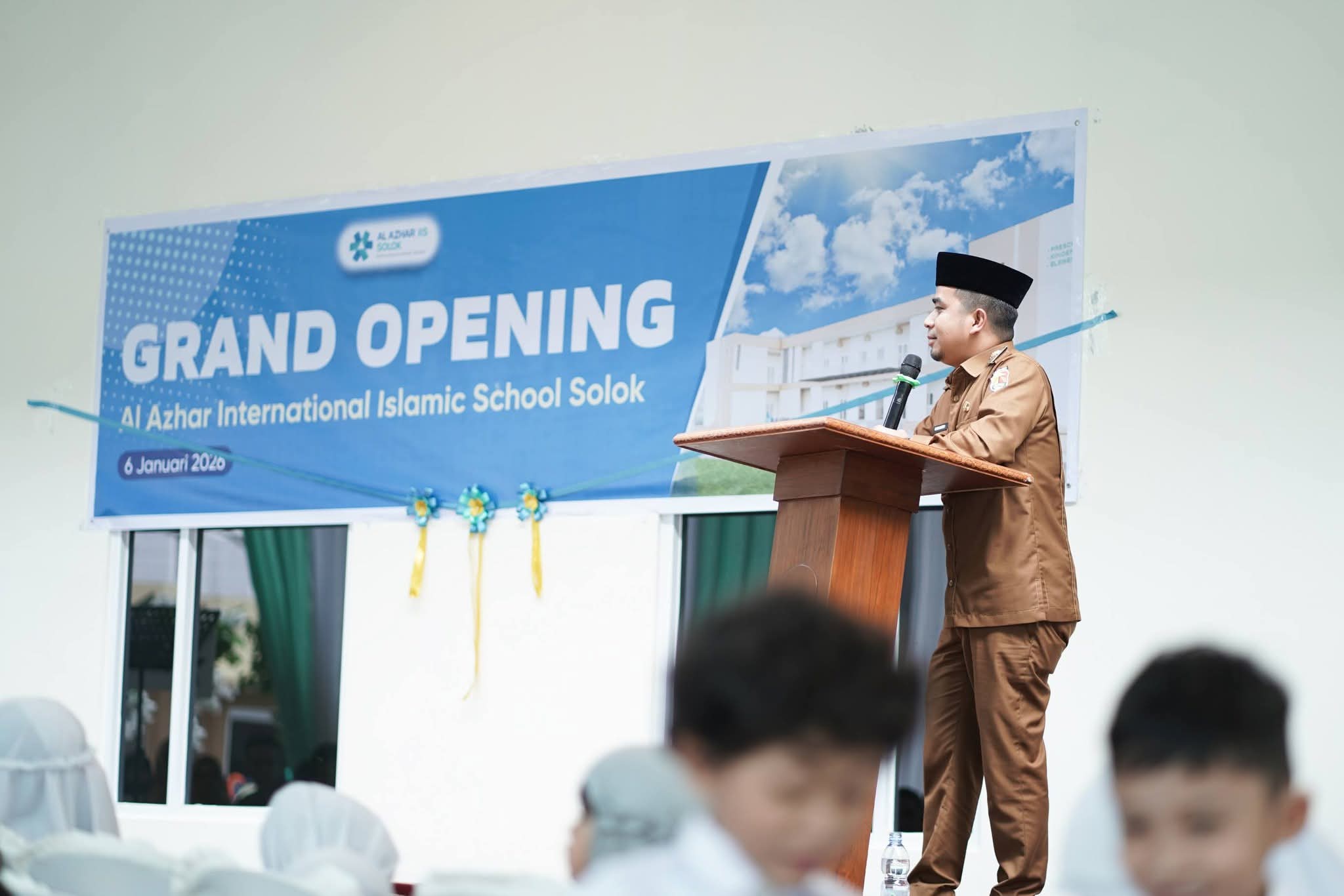 Walikota Solok Ramadhani Kirana Putra Resmikan Pemakaian Gedung Al Azhar International Islamic School di Ampang Kualo