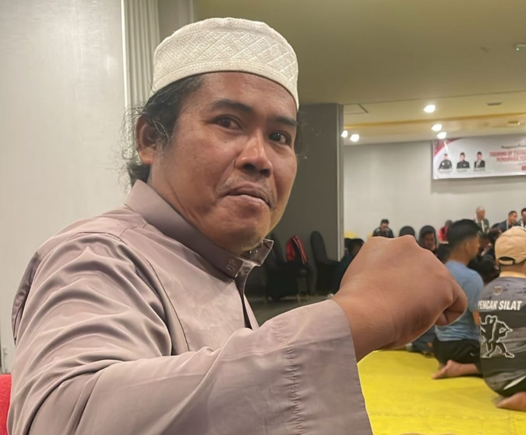 Ketua KONI Kepulauan Mentawai Ali Nurdin. (Foto Istimewa)