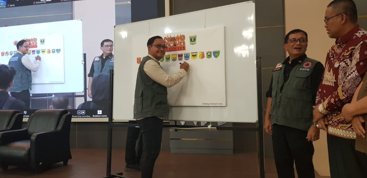 Bupati Kepulauan Mentawai salah satu kepala daerah yang ikut menandatangani pengusulan dana R3P yang melaksanakan Tanggap Darurat Banjir 2025