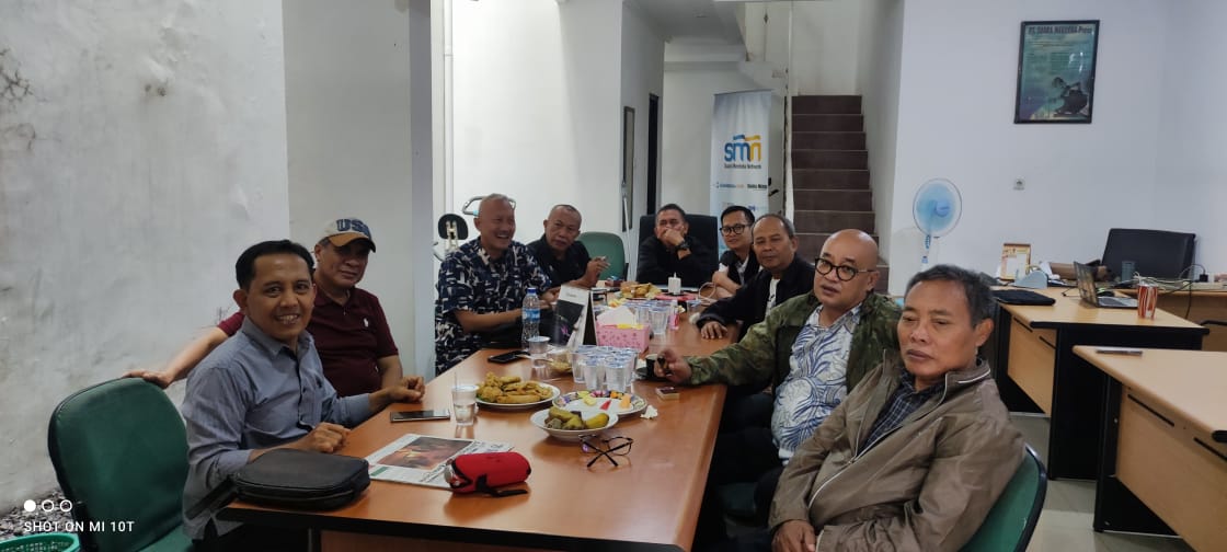 Forum Wartawan Kebangsaan (FWK) dapat rapat membahas pencabutan izin 28 perusahaan pertambangan di Jakarta. Foto ist. 