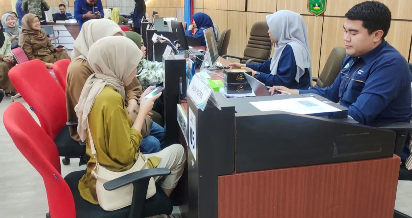 Suasana pelayanan publik dikota Padang Panjang.