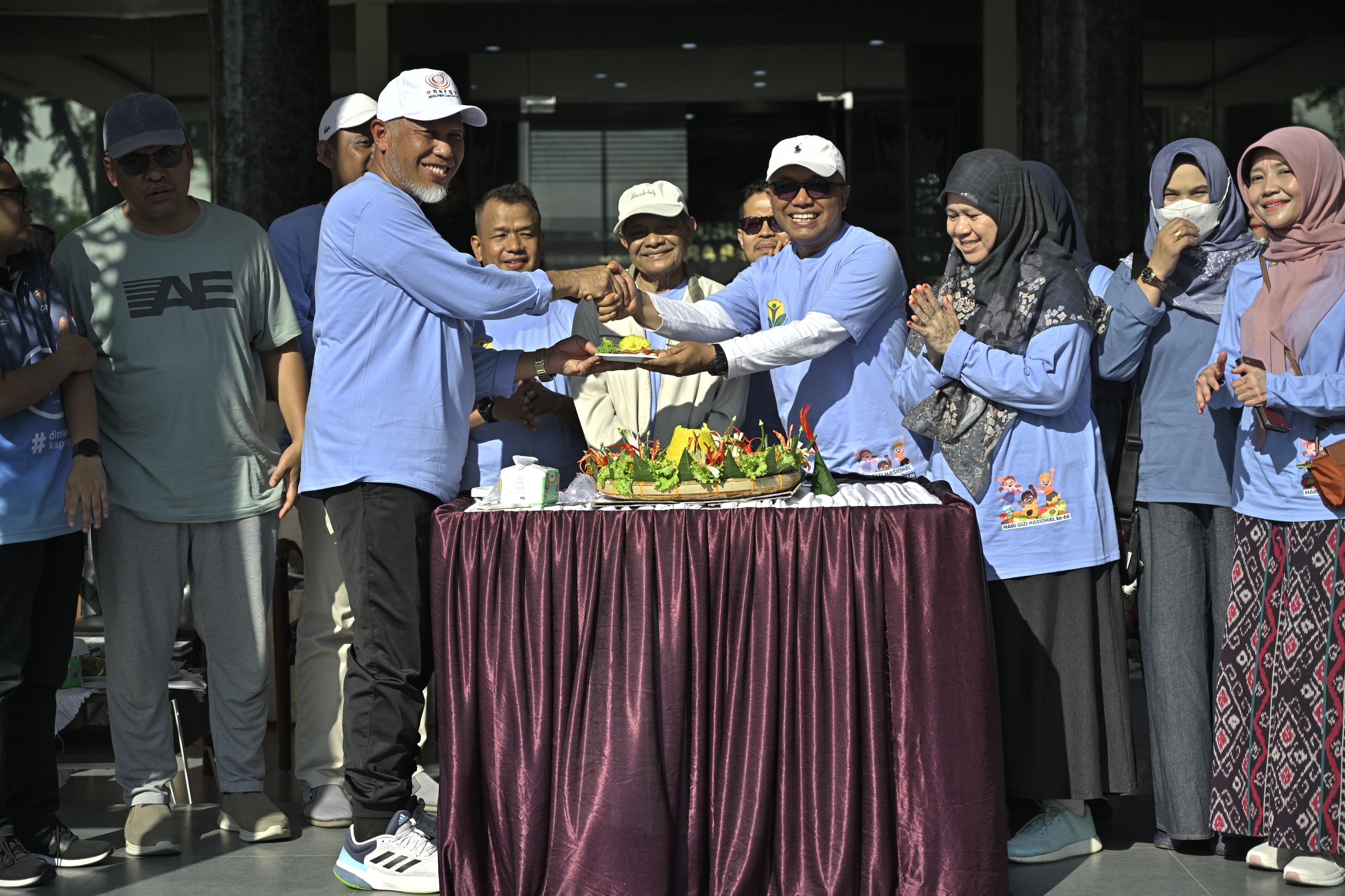 Gubernur Mahyeldi saat peringatan Hari Gizi Nasional (HGN) ke-66 yang digelar oleh Persatuan Ahli Gizi (Persagi) Sumbar di Padang, Minggu (25/1/2026). Foto Adpsb. 