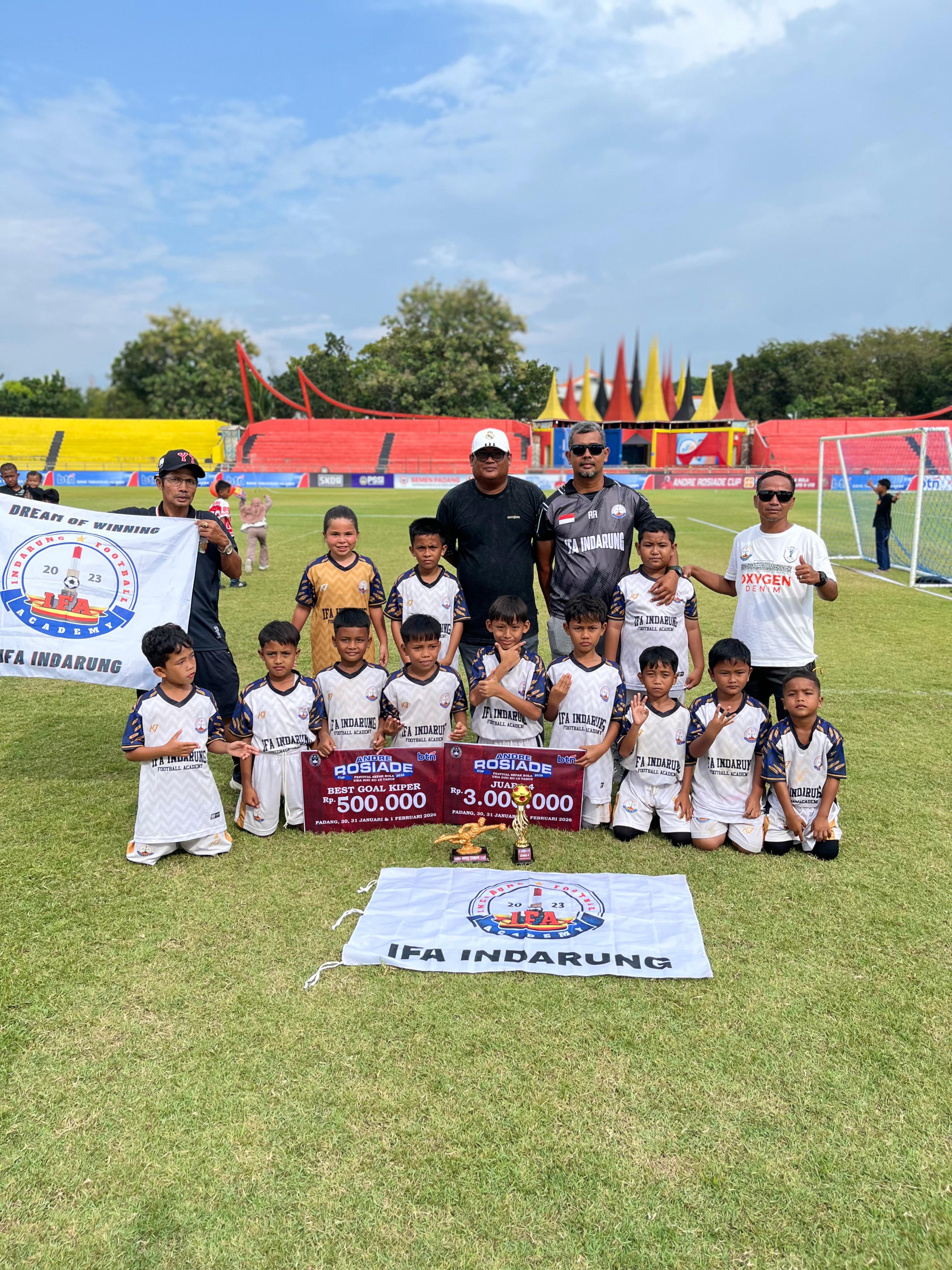 Indarung Footal Academy(Foto : Ivan Kurniawan)