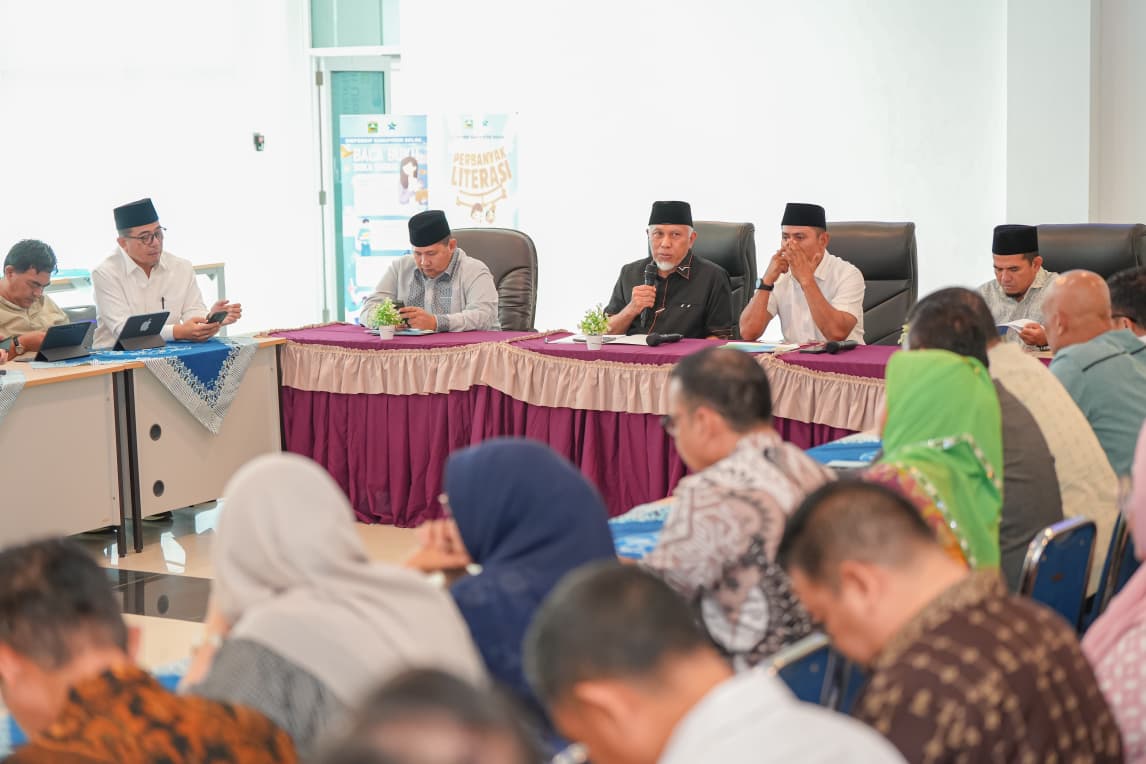 Gubernur Sumatera Barat Mahyeldi, saat memimpin Rapat Koordinasi Pemprov Sumbar, Minggu 