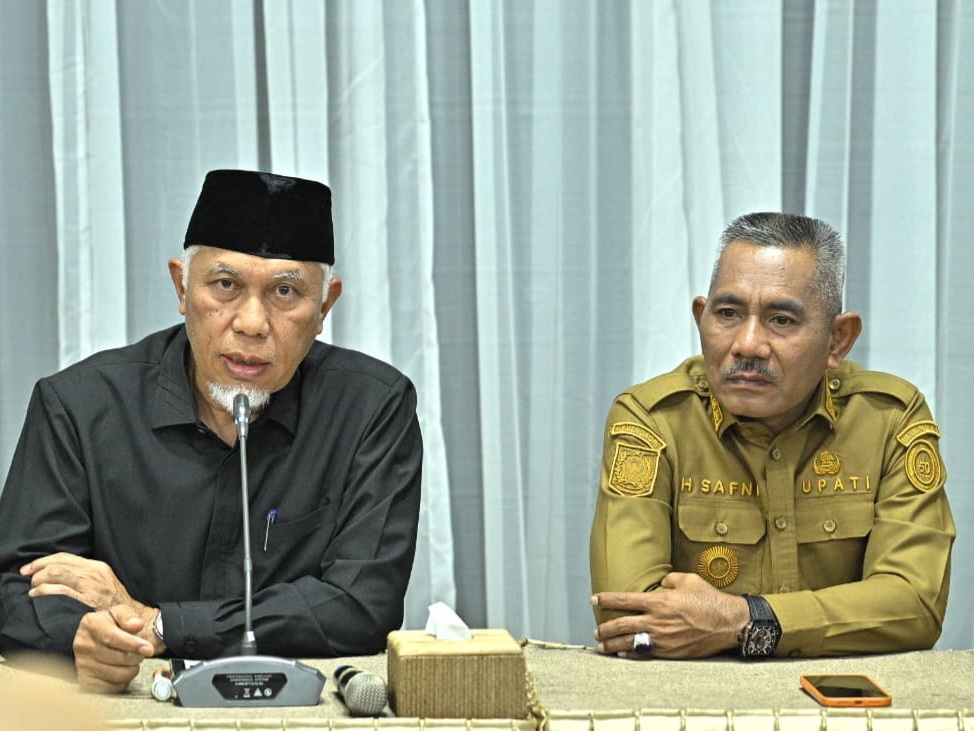 Gubernur Sumbar Mahyeldi dan Bupati Limapuluh Kota, Safni, dalam Rapat Koordinasi. Foto Adpsb. 