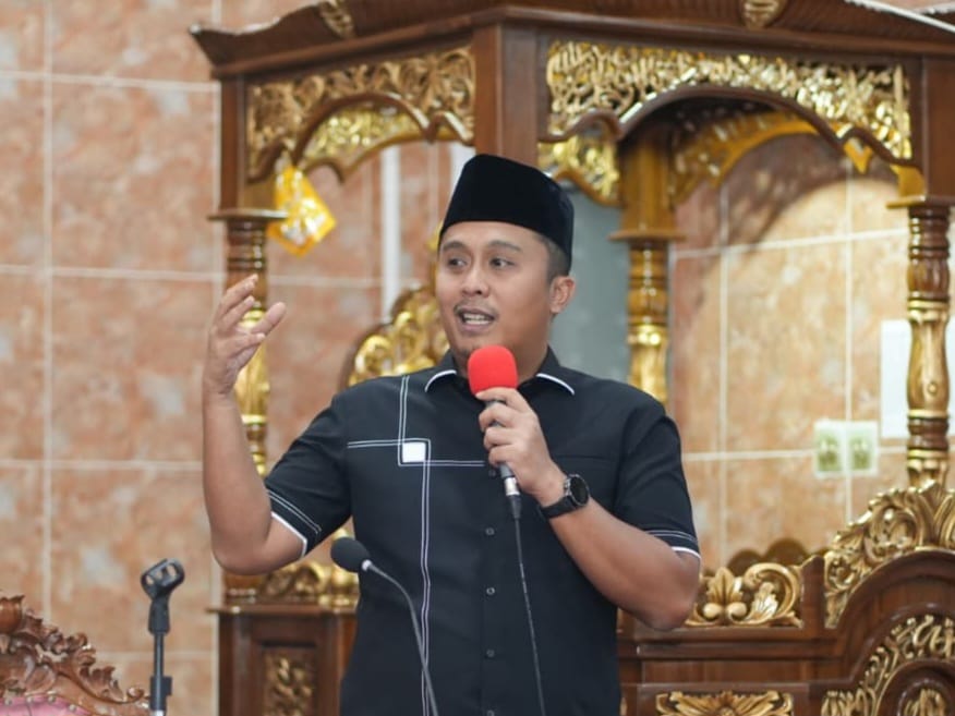 Wakil Gubernur Sumbar, Vasko Ruseimy, saat berada masjid kota Solok. Foto Adpsb. 