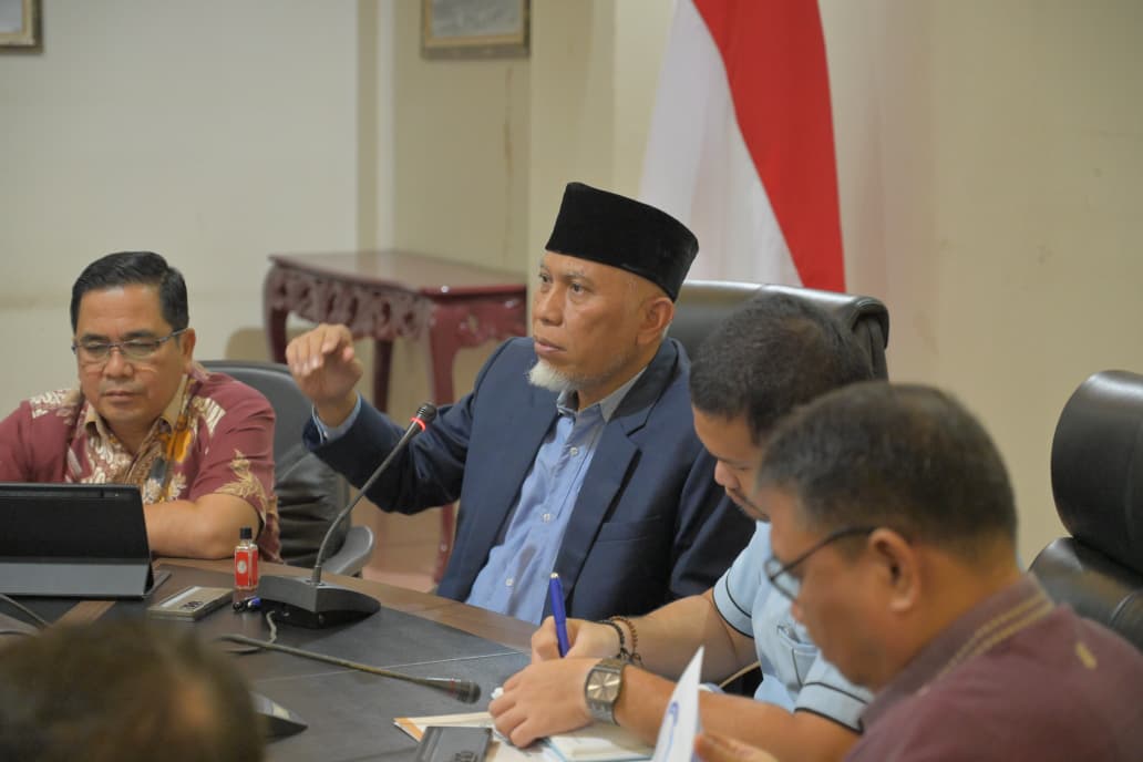 Gubernur Sumatera Barat Mahyeldi saat memimpin Rakor pemprov Sumbar dengan Pemko Sawahlunto, Minggu (1/3/2026). Foto Adpsb. 