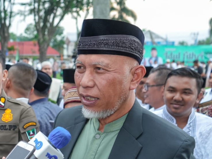 Gubernur Sumatera Barat Mahyeldi, mengharapkan masyarakat tetap tenang menyikapi isu kenaikan harga BBM. Foto Adpsb. 