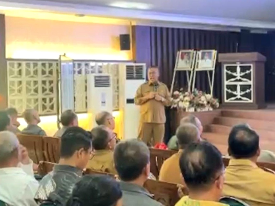 Gubernur Sumbar diwakili Sekdaprov Arry Yuswandi menjadi keynote speaker dalam Musrenbang RKPD Kabupaten Kepulauan Mentawai Tahun 2027. Foto Adpsb. 