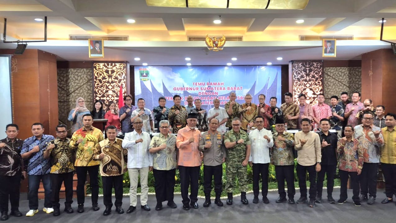 Gubernur Sumatera Barat Mahyeldi dan Forkopimda mengadakan dialog dengan pengusaha di Jakarta. Foto Adpsb. 