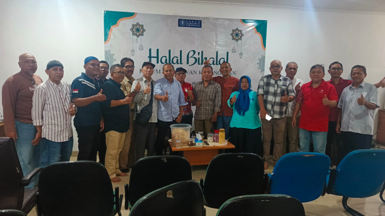 Forum Wartawan Kebangsaan mengadakan Halal bi Halal yang juga diisi dengan diskusi perjalanan pemerintahan Prabowo-Gibran. Foto ist.