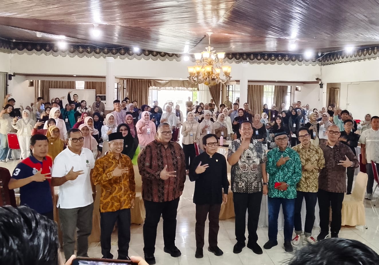 Pelatihan Aktif Native Advertising pada 17–18 April 2026, berlangsung di Balairung Pendopo Rumah Dinas Wali Kota Pariaman, diikuti 75 peserta. Foto ist.