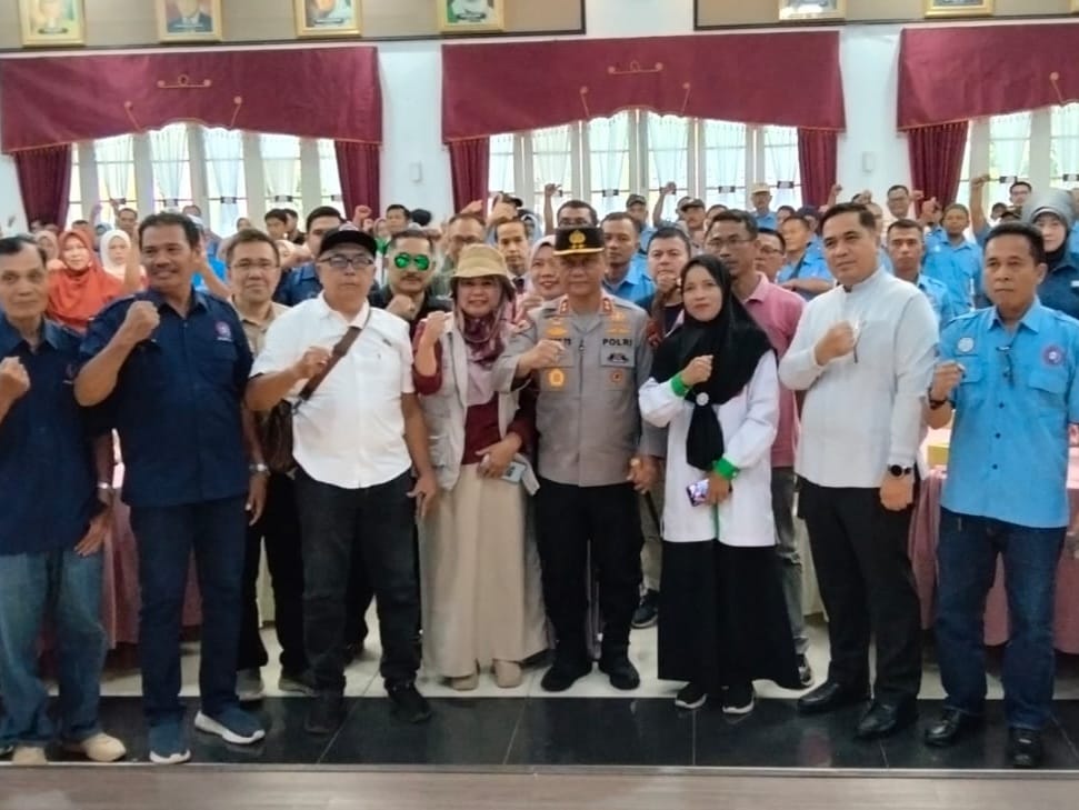 Peringatan Hari Buruh Internasional (May Day) tingkat Provinsi Sumbar tahun 2026, yang digelar di Auditorium Gubernur Sumbar, Sabtu (2/5/2026). Foto Adpsb. 