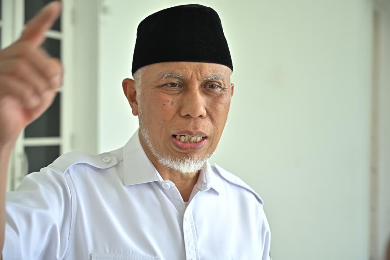 Gubernur Sumbar Mahyeldi, mengapresiasi capaian Bank Nagari sebagai salah satu bank terbaik versi Majalah Forbes. Foto Adpsb. 
