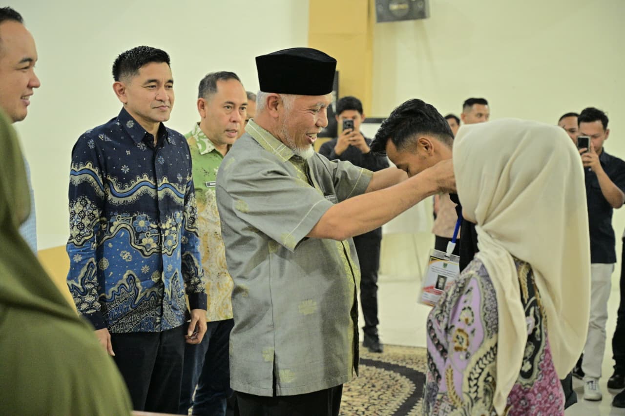 Gubernur Sumatera Barat, Mahyeldi membuka Pelatihan Digital Marketing bagi Wirausaha Muda Sumbar 2026 di Padang Panjang, Minggu (24/5/2026). Foto Adpsb. 