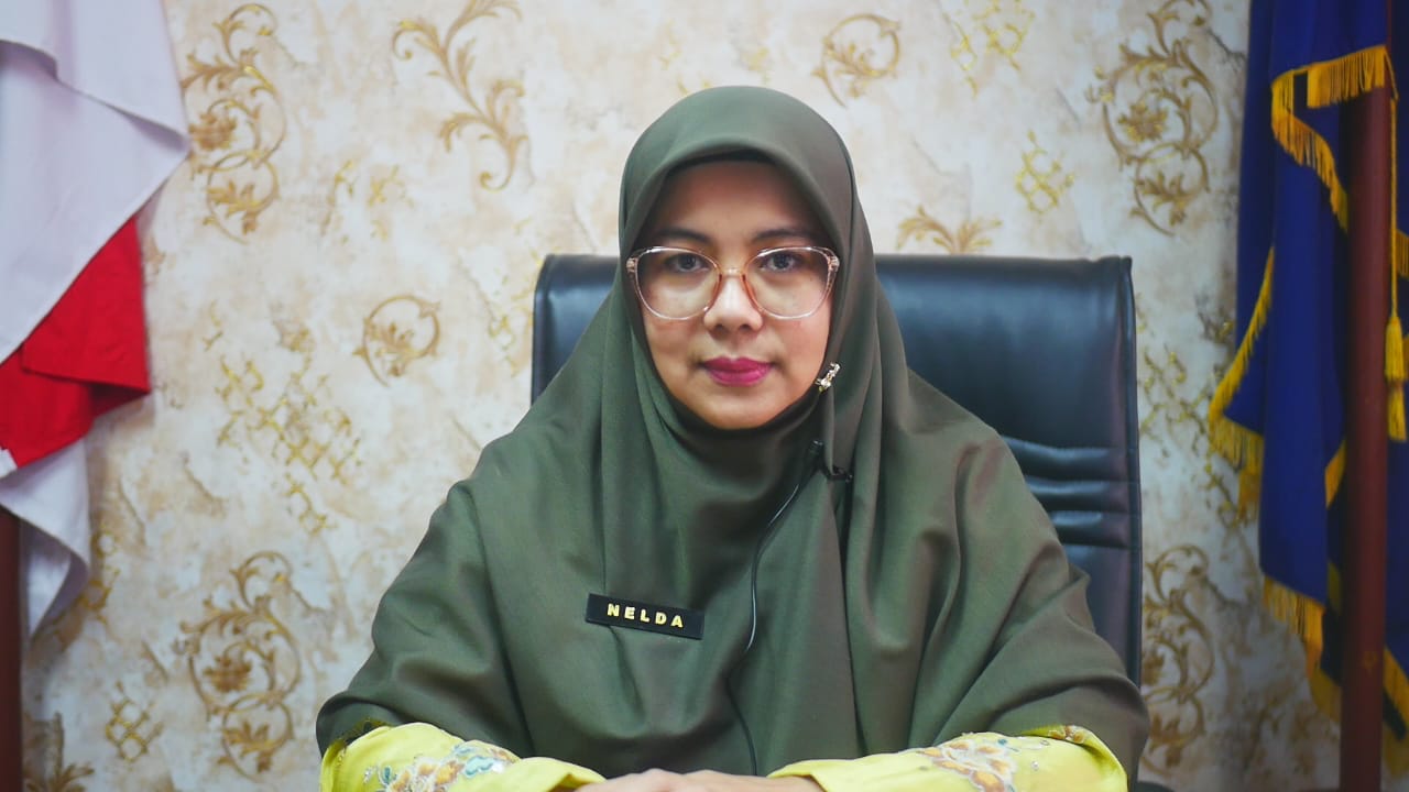 Neldawati S.Pd Kepala SMPN 1 Bukittinggi (Foto:Minangsatu)