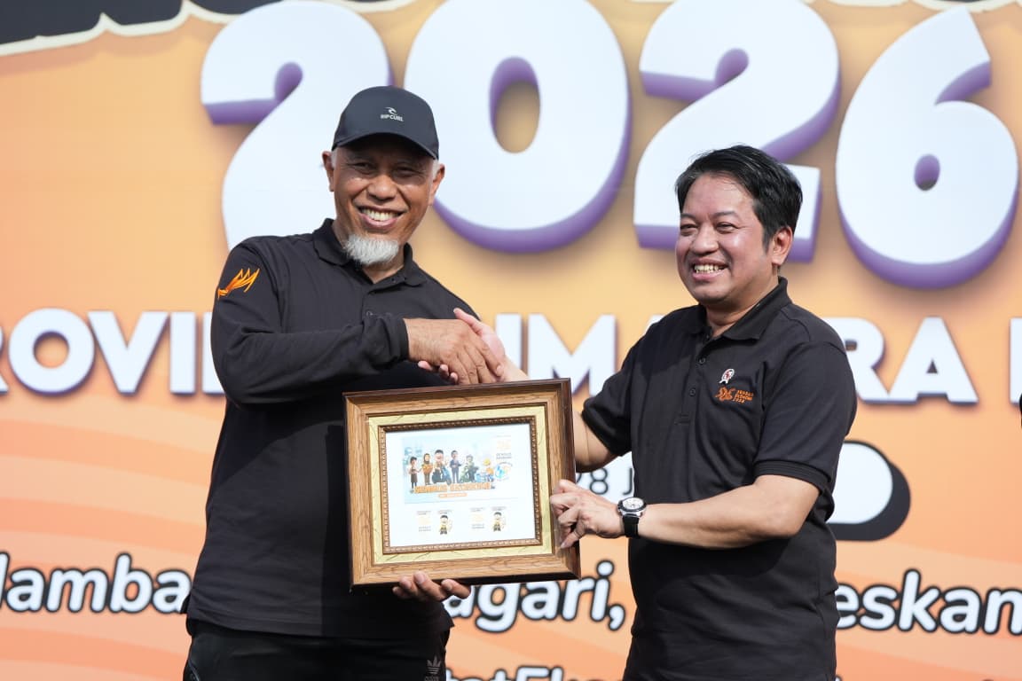 Gubernur Sumbar Mahyeldi dan Wakil Kepala BPS RI, Sonny Harry Budiutomo Harmadi, saat Pencanangan Sensus Ekonomi, di Padang, Minggu (28/6/2026). Foto Adpsb. 