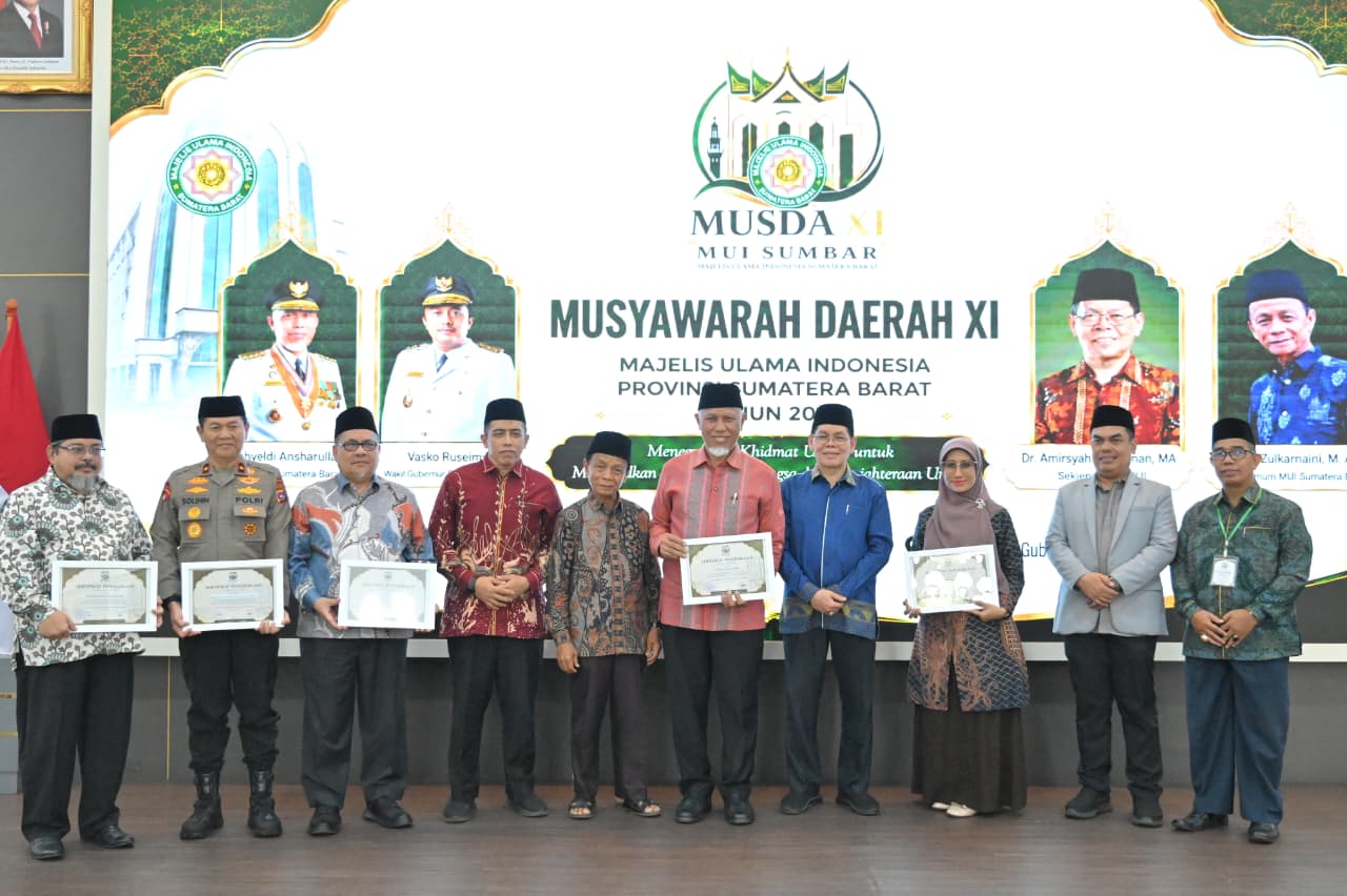 Gubernur Sumbar Mahyeldi setelah membuka Musda XI MUI Provinsi Sumbar Tahun 2026 di Auditorium Gubernur Sumbar, Sabtu (11/7/2026). Foto Adpsb. 