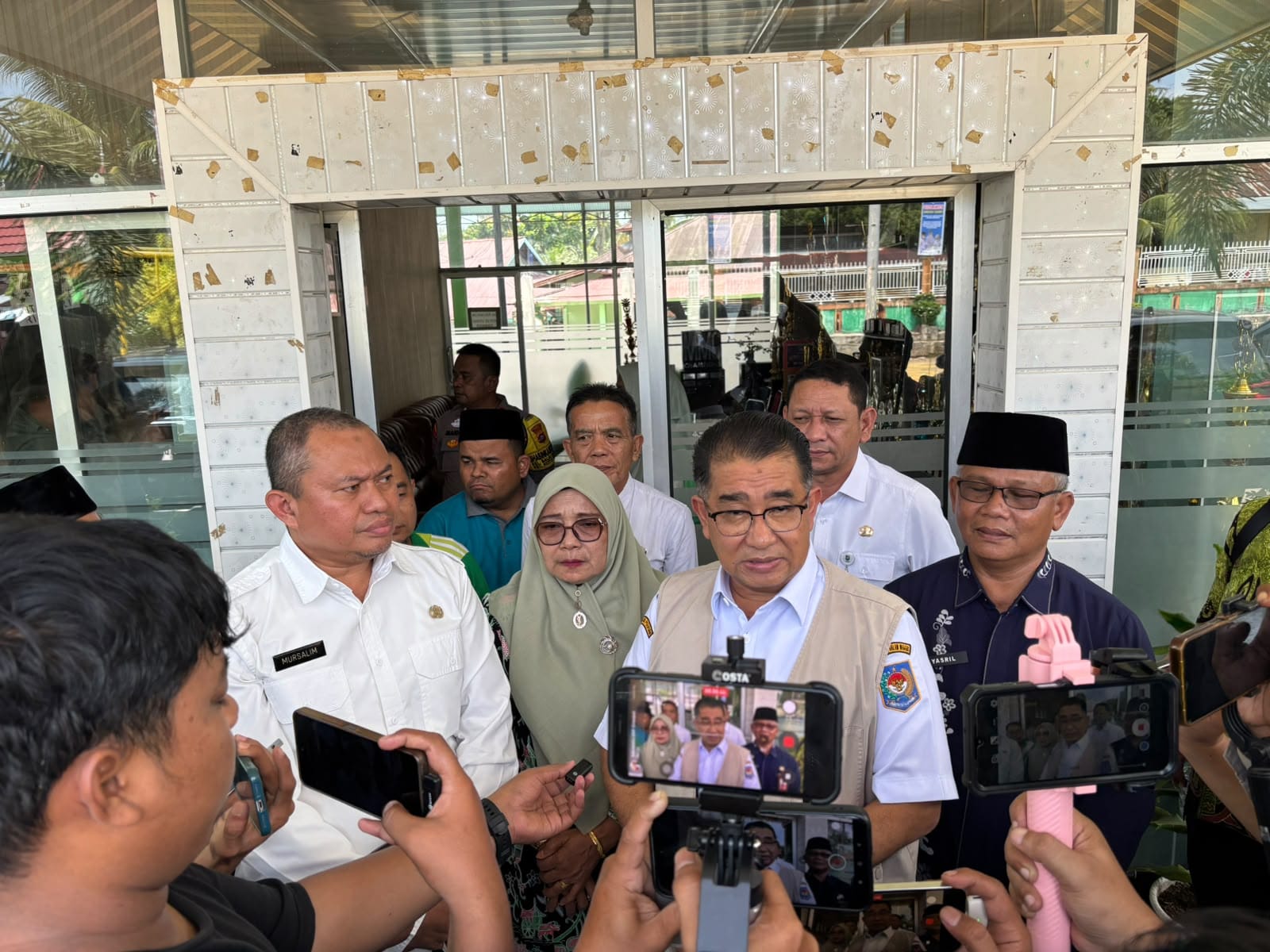Direktur Jenderal Politik dan Pemerintahan Umum (Polpum) Kemendagri, Akmal Malik, memberikan penjelasan di Padang. Foto Adpsb. 