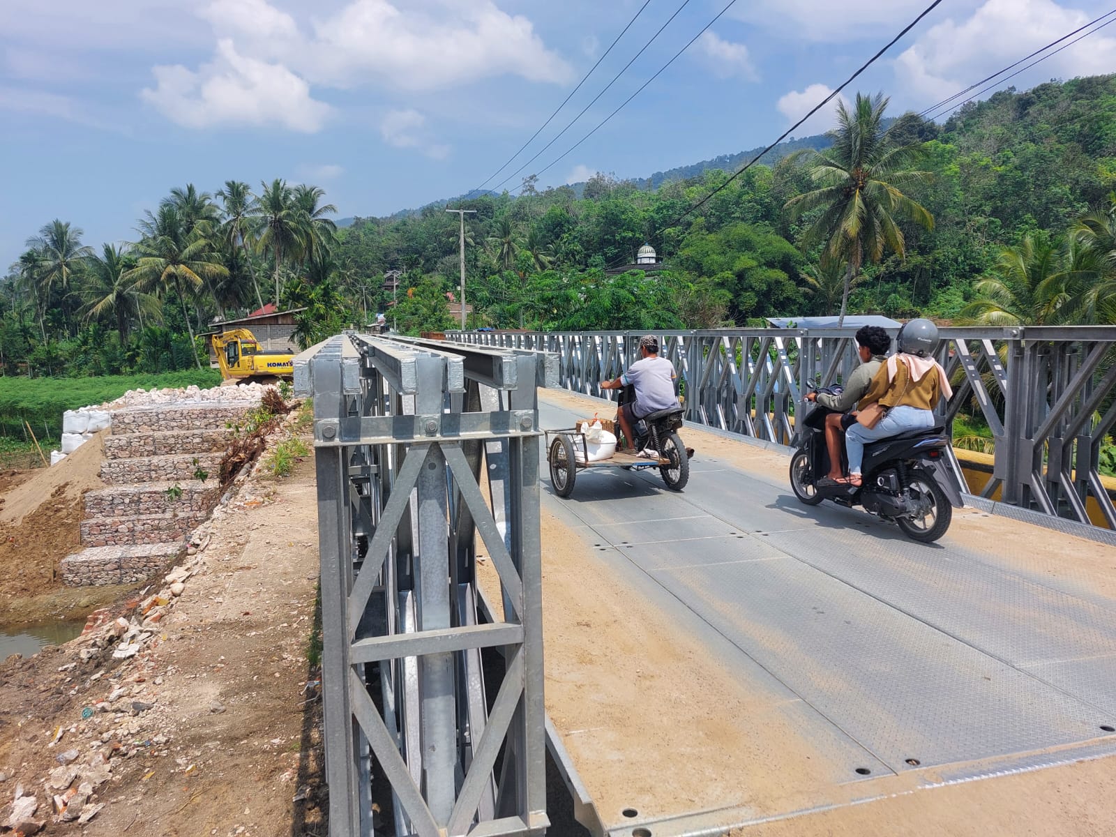 Implementasi dana TKD Pemprov Sumbar pulihkan akses Tanah Datar–Sijunjung, ekonomi warga kembali bergerak. Foto Adpsb. 