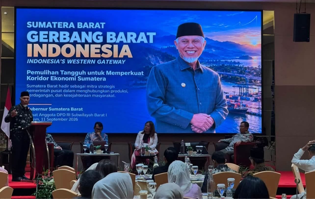 Gubernur Sumbar, Mahyeldi Ansharullah saat menjadi pembicara dalam Rapat Anggota DPD RI Subwilayah Barat I di Batam. Foto Adpsb. 