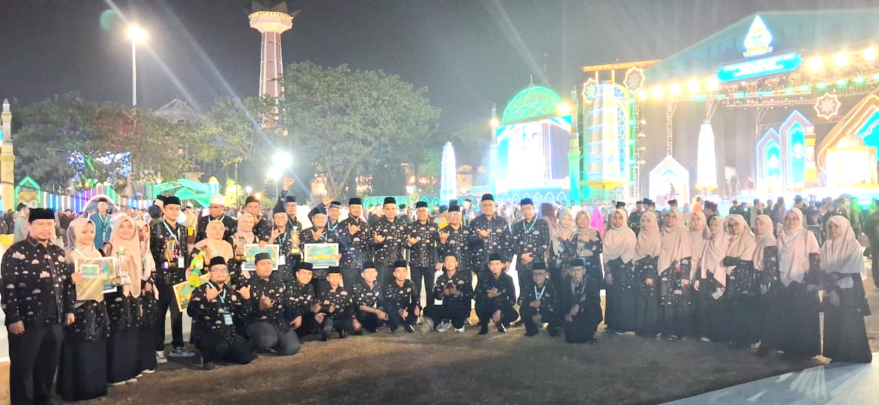 Kafilah Sumatera Barat pada MTQ Nasional XXXI di Semarang, Jawa Tengah. Foto Adpsb. 
