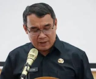 Sekwan DPRD Padang Panjang, Martoni.