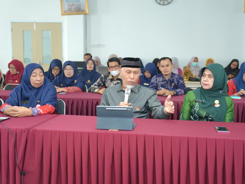 Gubernur Sumbar Mahyeldi menghadiri pembukaan penilaian akreditasi RSUD Mohammad Natsir Solok secara daring oleh tim surveior dari Lembaga Akreditasi Rumah Sakit Damar Husada Paripurna. Foto Adpsb. 